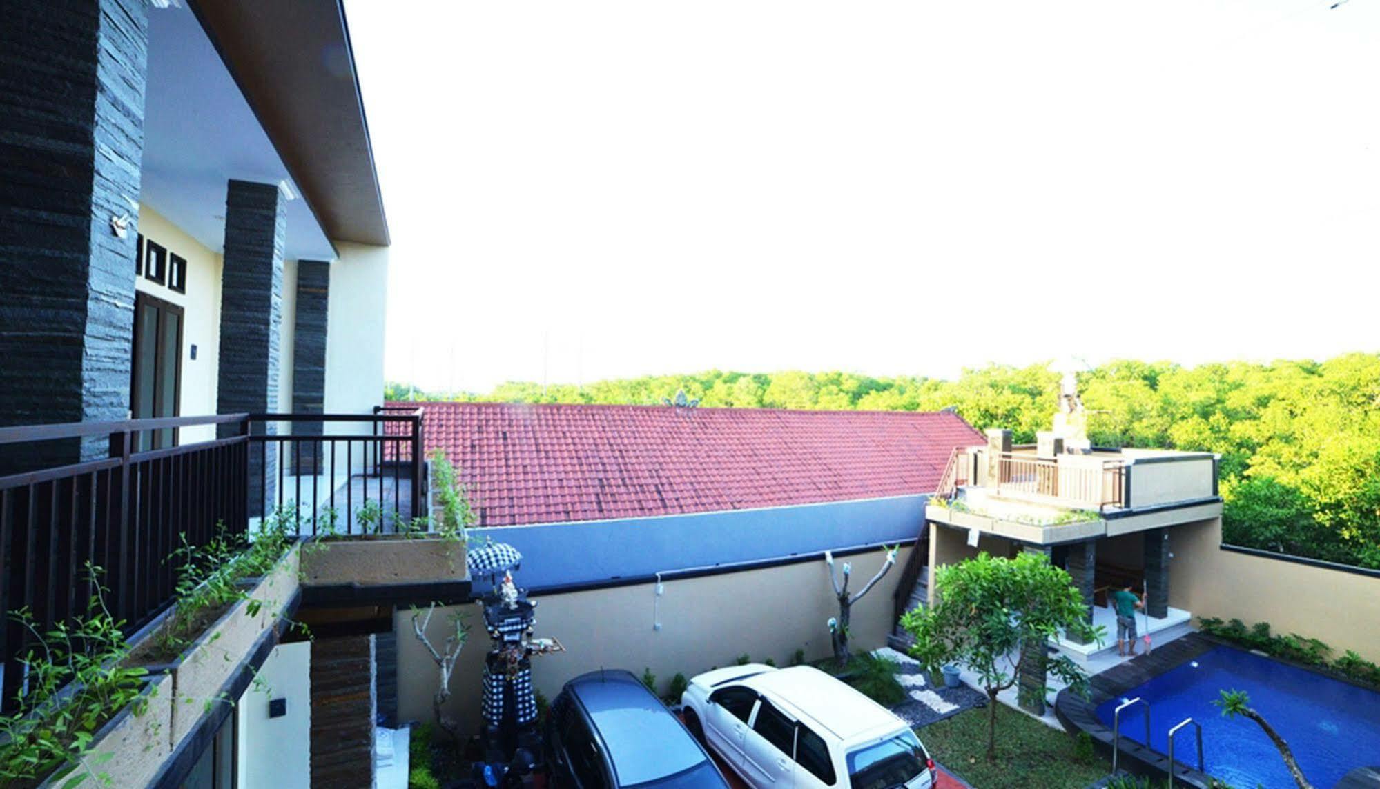 Ratu Guest House Kuta Selatan Exterior photo