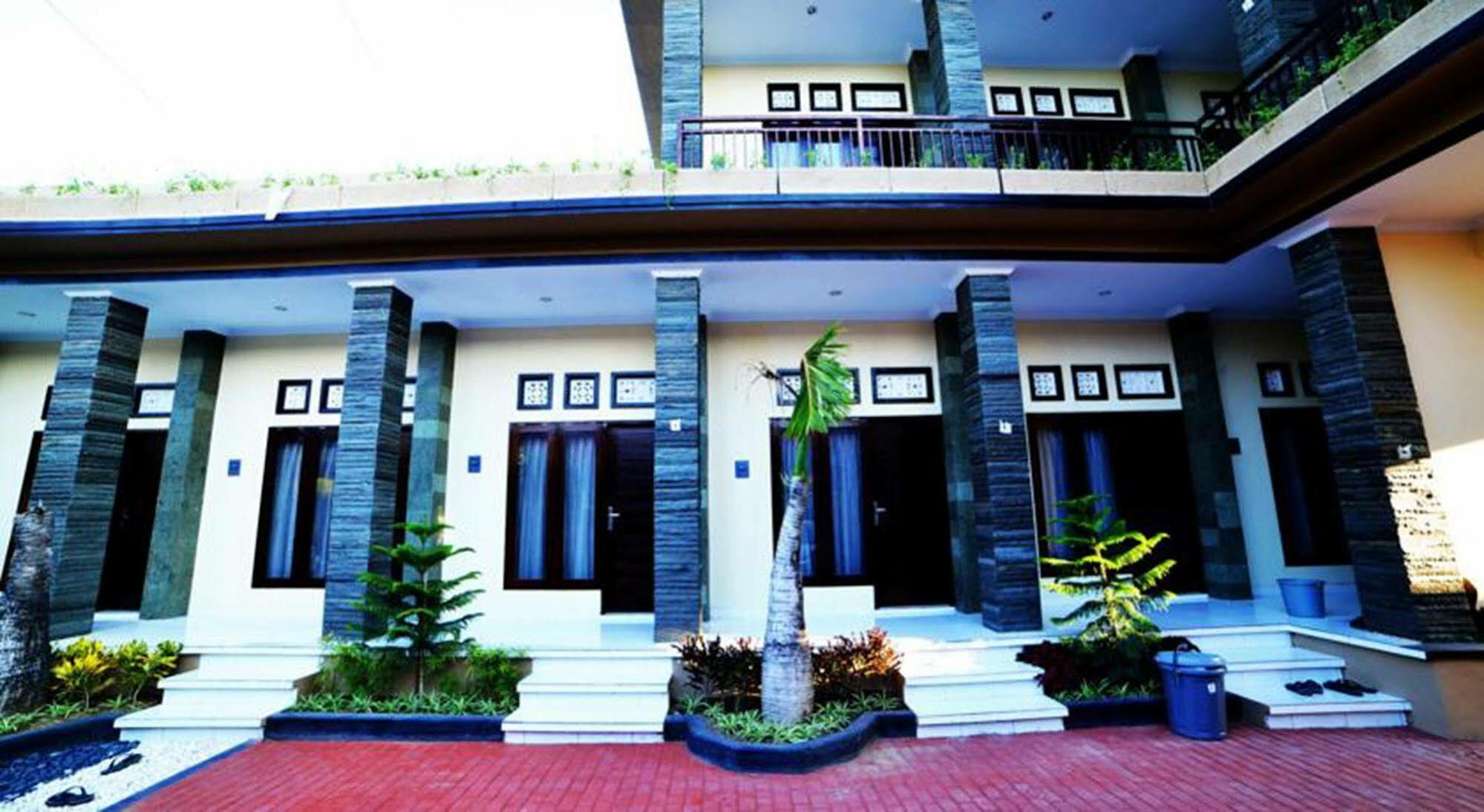 Ratu Guest House Kuta Selatan Exterior photo