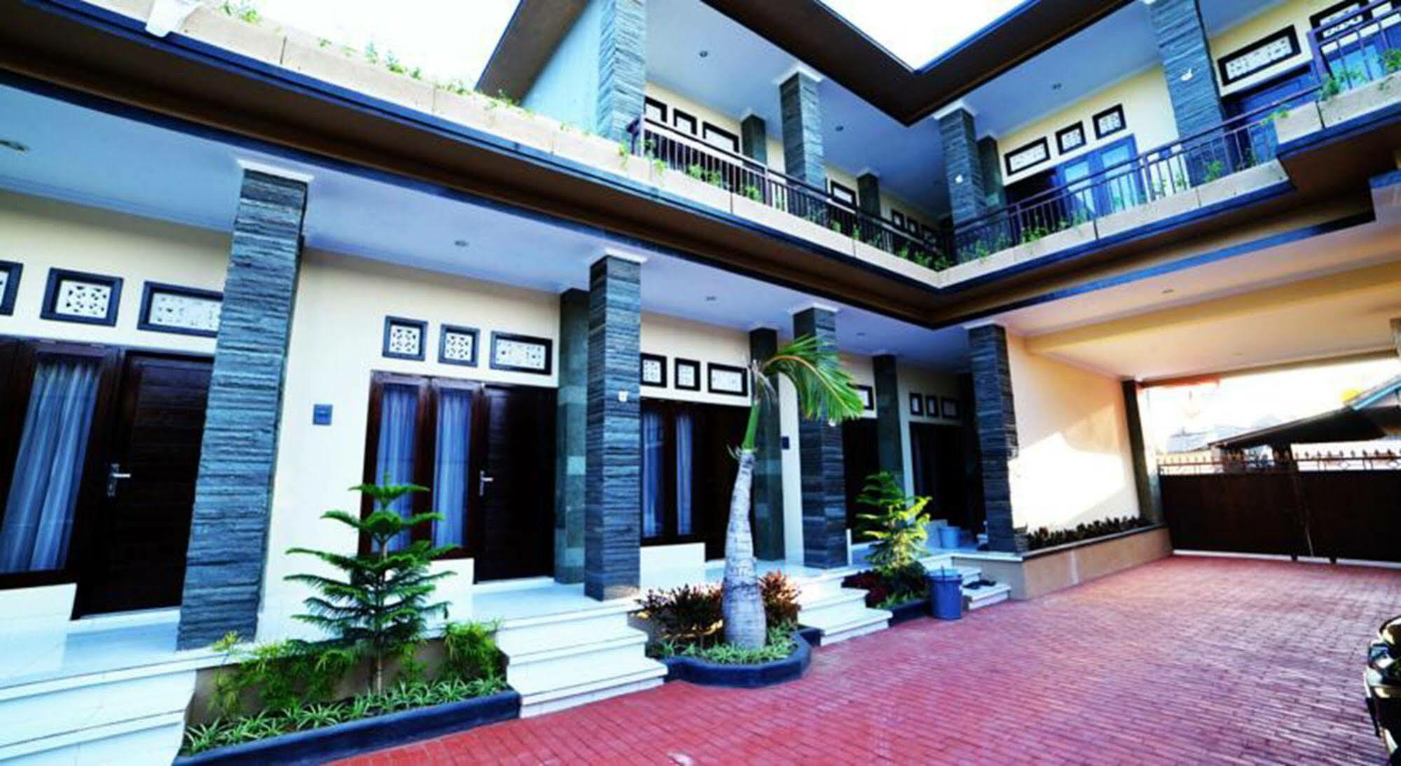 Ratu Guest House Kuta Selatan Exterior photo